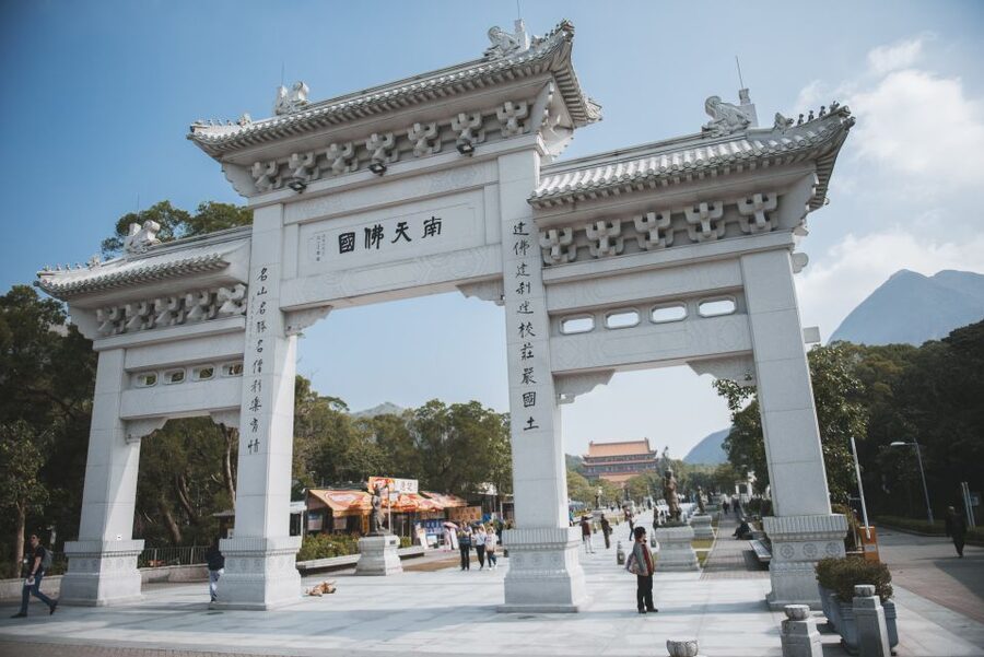 Hong Kong: Ngong Ping 360 Cable Car, Tai O & Big Buddha Tour - Tai O boat ride and the chance of dolphins