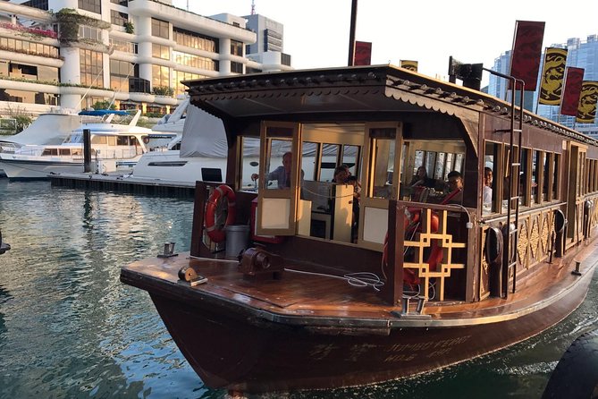 Hong Kong｜Private Sightseeing Tour with Local Driver-Guide - Aberdeen reveals a working harbor