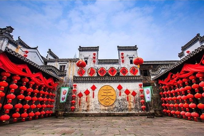 Hongcun Ancient Village Half-Day Private Tour from Huangshan - Entering Hongcun’s Painterly Village