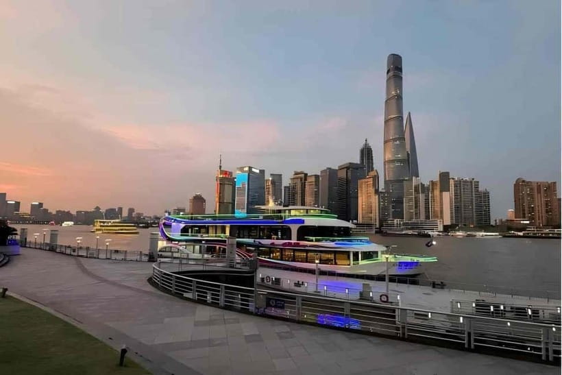 Huangpu Night Cruise: Cozy Vibe & Modern Shanghai Glow - Choosing the right departure time