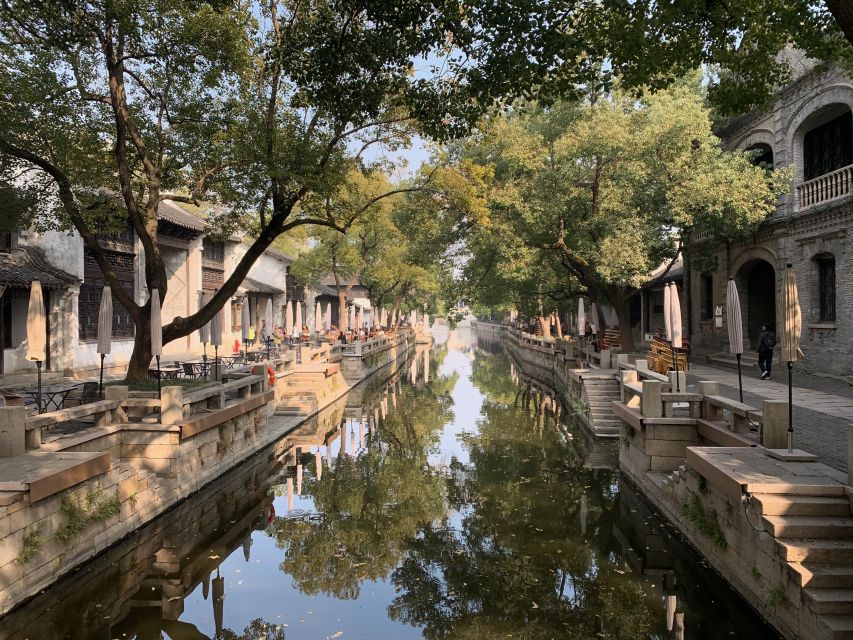 Immerse in Suzhou & Tongli: Private Day Trip - A local lunch between canals and gardens
