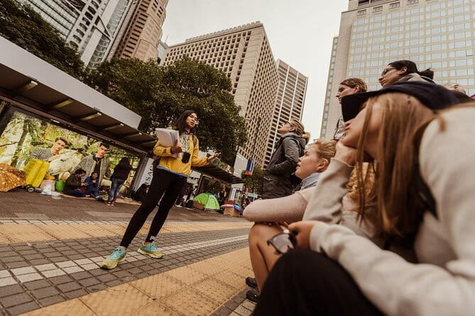 Introduction to Hong Kong: Central Tip Based Walking Tour - Statue Square and the architecture of power
