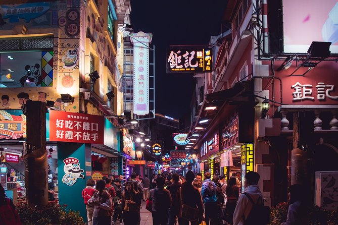 Kowloon Night Street Food Tour with a Local: Private & Customized - Starting at Prince Edward and finding your rhythm