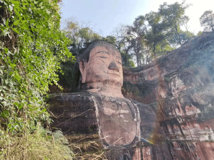 Leshan Giant Buddha Tour: Discover Ancient Stone Masterpiece - Lunch With Qiaojiao Beef