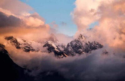Jade Dragon Snow Mountain for Foreign Tourists