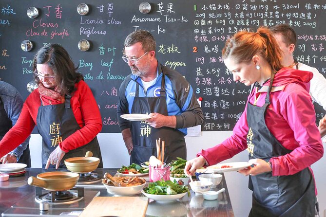 Lijiang Naxi Cuisine Cooking Class & Market Visit - Moving from market stalls to a family kitchen