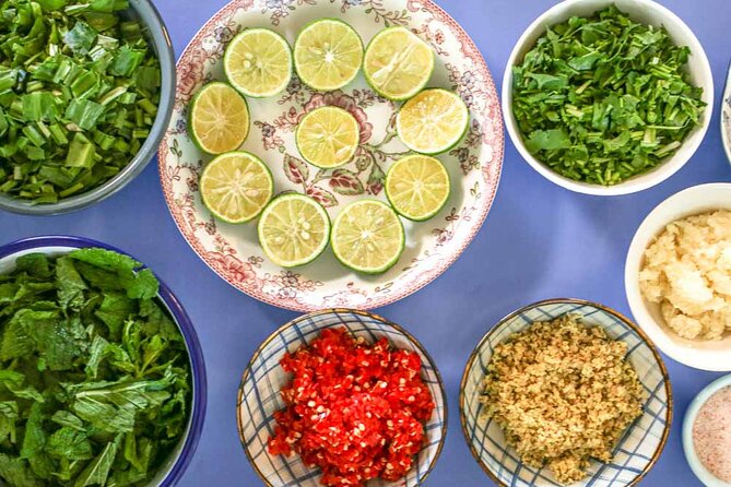 Lijiang Naxi Cuisine Cooking Class & Market Visit - What the small-group format changes