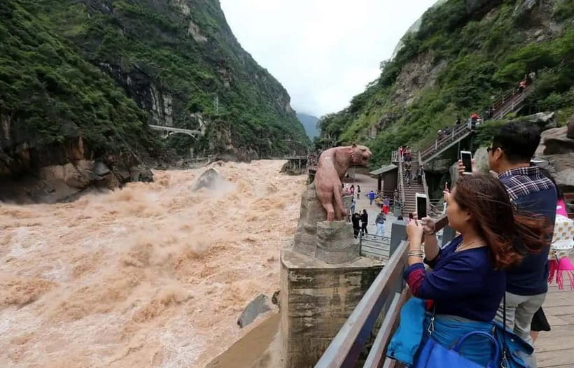 Lijiang: Tiger Leaping Gorge with Lijiang Private Tour - Why this private day trip works