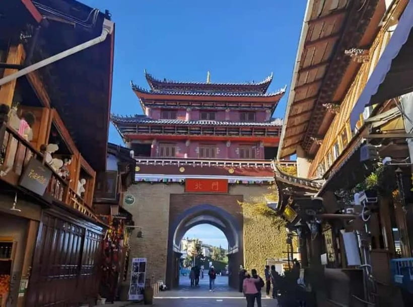Lijiang to Shangri-La HuXiang Road Private Scenic Tour - Napahai Grassland and the open road to Shangri-La