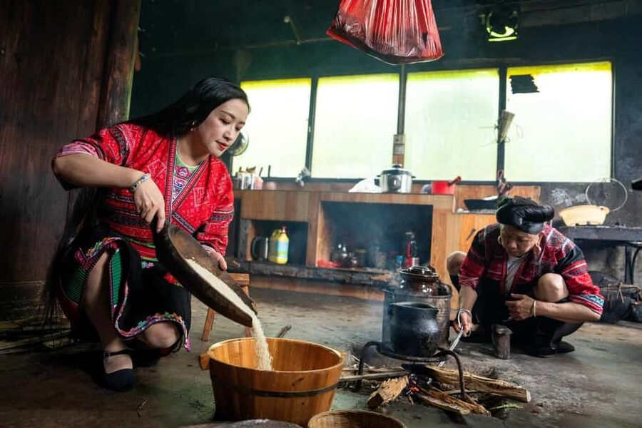 Longji Rice Terraces: 1-Day Private Tour - A local lunch with bamboo-cooked food