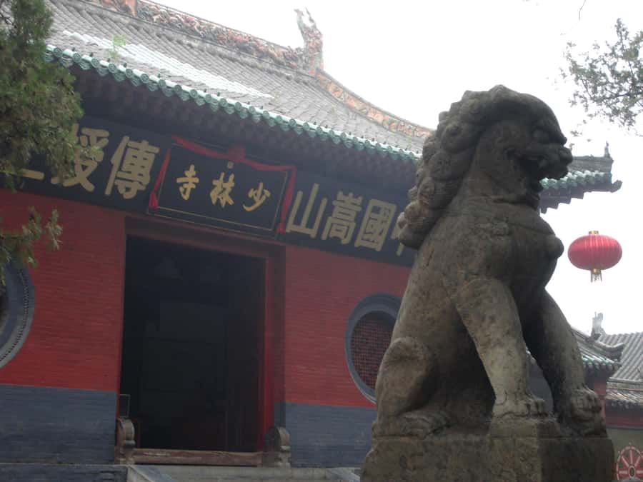 Luoyang: Day tour from Xian or LuoYang with tickets options - Seeing Longmen Grottoes from the river cliffs