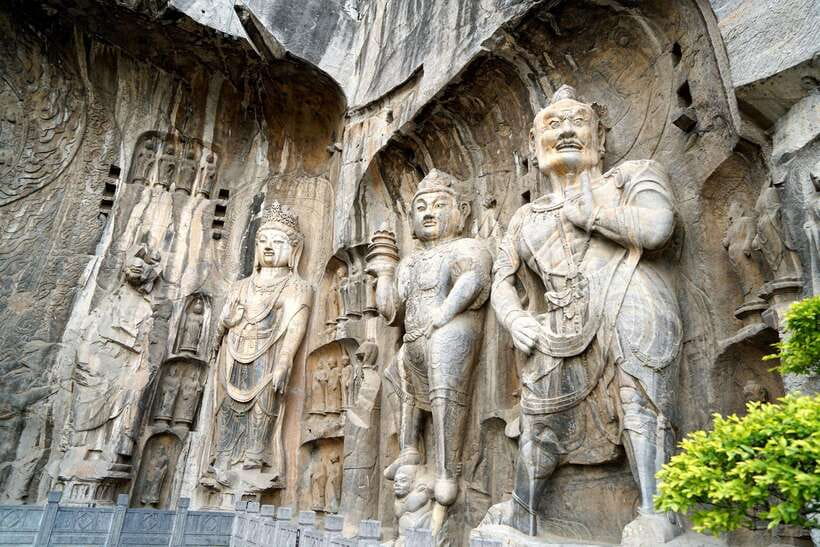 Luoyang: Longmen Grottoes Optional Tours or Tickets Only - Getting from the entrance to the cliff carvings