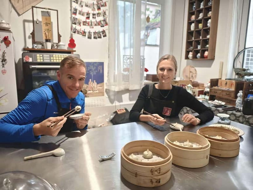 Make Soup Dumpling: Vegan or Pork in Shanghai Shikumen - Tea, food stories, and the Shikumen setting