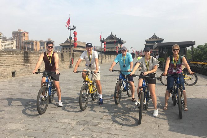 Mini Group Xian Day Tour to Terracotta Army, City Wall, Pagoda and Muslim Bazaar - Guide quality makes the biggest difference