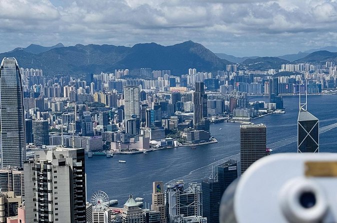 Morning Tour - Deluxe Hong Kong Island Tour with Hotel Pickup in Kowloon - The TSL jewellery factory stop