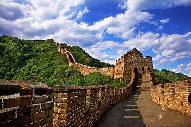 Mutianyu Great Wall Private Day Tour With English-Speaking Driver - Arriving at the Mutianyu Great Wall