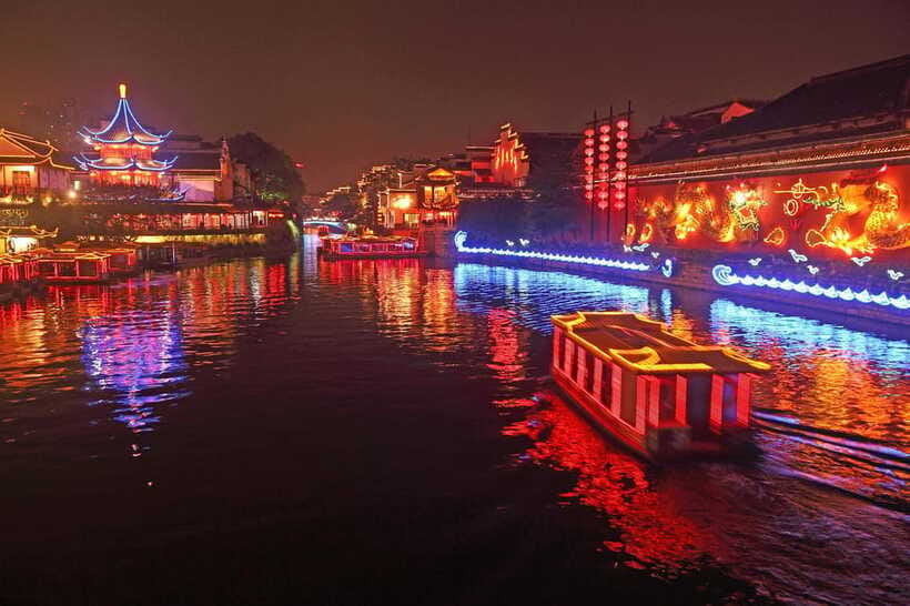 Nanjing: Night Cruise on Outer Qinhuai River for Adults - Who will enjoy this cruise most?