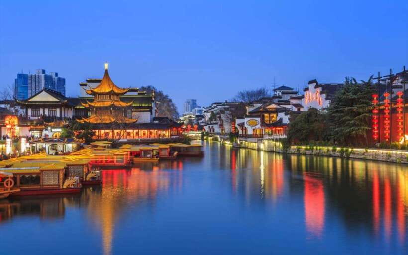 Nanjing: Night Cruise on Outer Qinhuai River for Adults - Starting at Bao’en Temple Dock