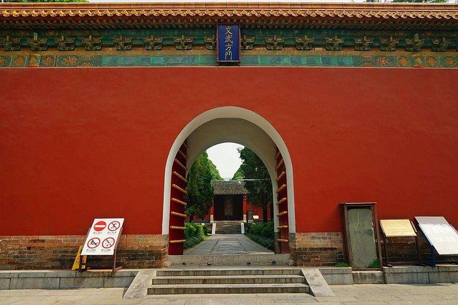 Nanjing Private English Tour Guide Service - A flexible start in your hotel lobby