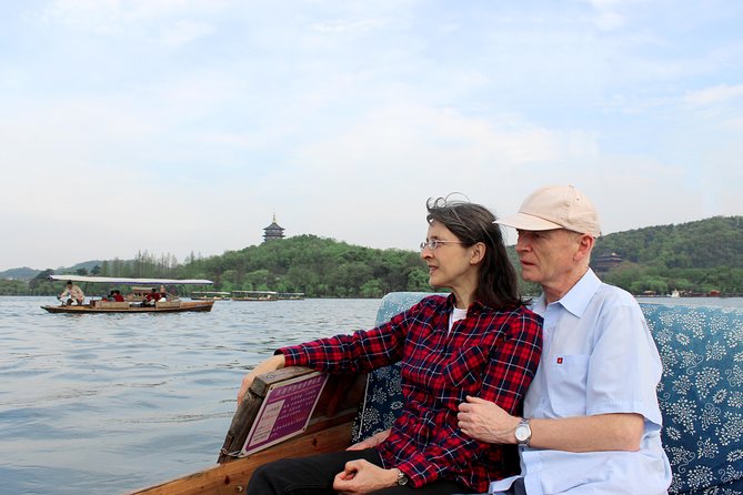 One-Day Hangzhou Dragon Well Tea Culture & West Lake Private Tour - West Lake by boat and on foot