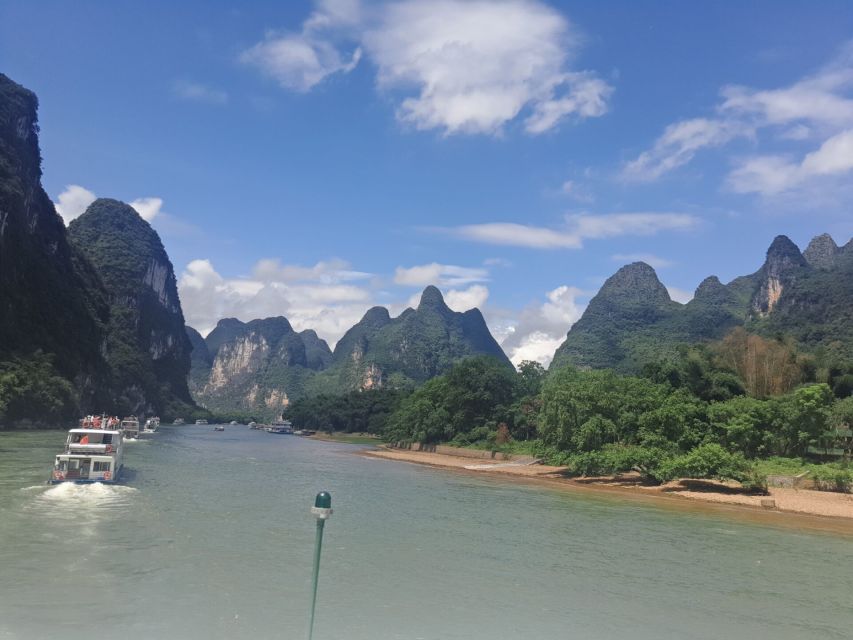 One Hour Chinese Calligraphy or Painting Lessons in Yangshuo - Your first brushstroke in Yangshuo