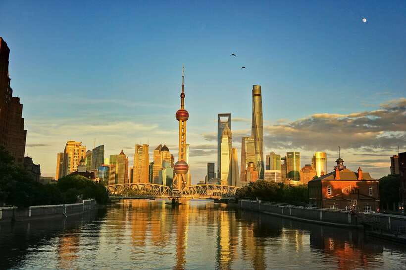 Private 3 hour bike tour with coffee break - Seeing Shanghai from Xiangyang Park
