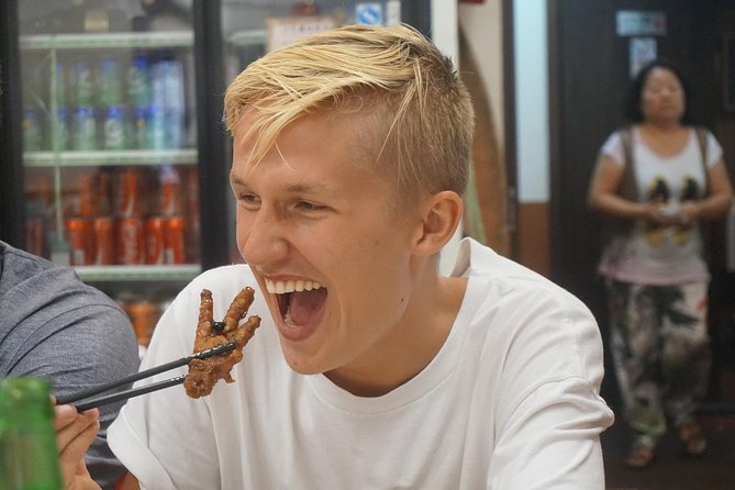 Private Food Tour: Hong Kong Island - Riding the Ding Ding to Wan Chai