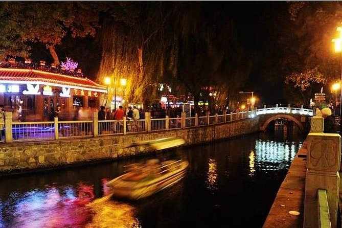 Private Night Tour: Discover Beijing in Bustling Lights - The guide makes or breaks the evening