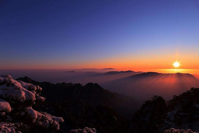 Private Photography Day Tour of Huangshan Yellow Mountain - Cloud-Dispelling Pavilion and the return route