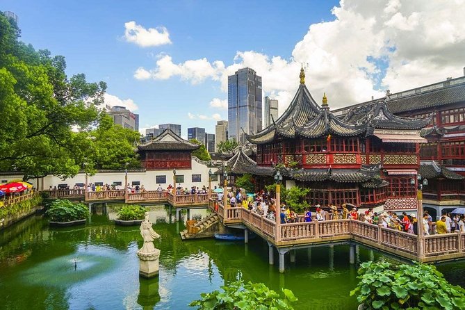 Private Shanghai Airport Layover Tour with Flexible Highlights - Nanjing Road Adds Shopping and City Energy