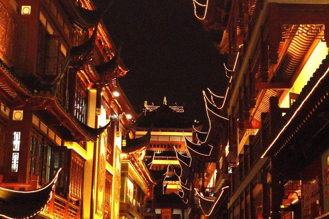 Private Shanghai Evening Street Food Walking and Cruise Tour - Who should book this Shanghai evening?