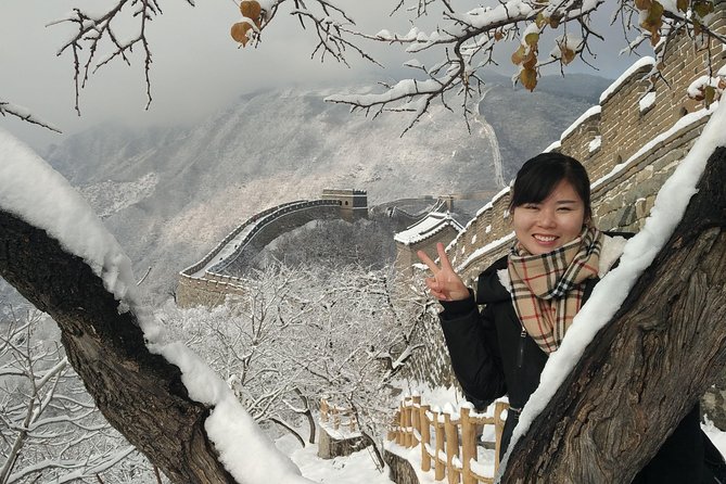 Private Tour to Mutianyu Great Wall Lift Way Up & Toboggan Down - Reaching the wall by chairlift or cable car