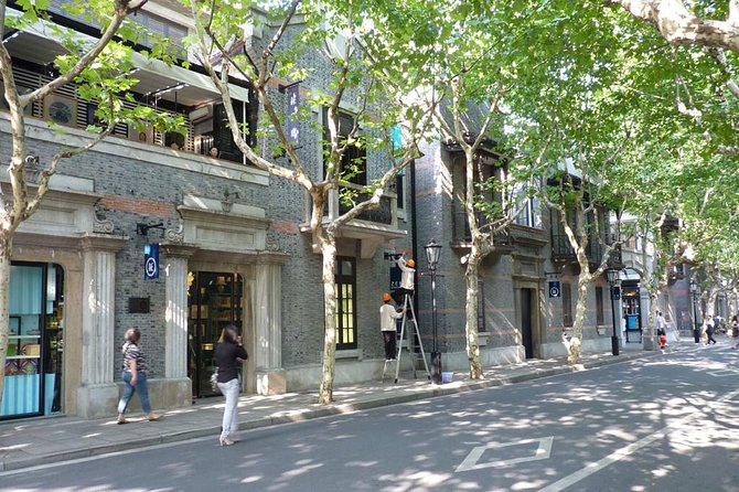 Private Walking Tour in the Former French Concession - Meeting your guide and setting the pace