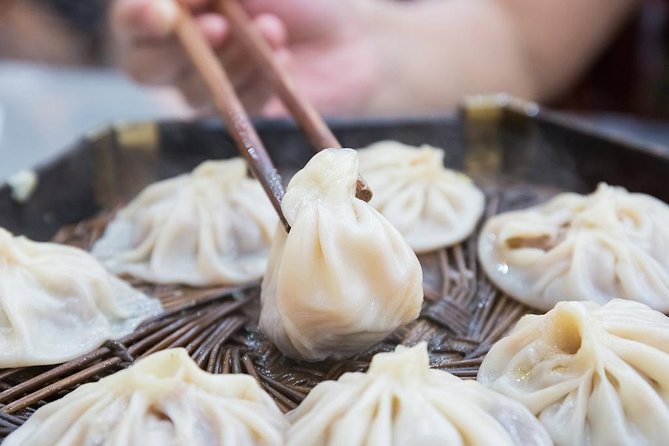 Private Xi'an Tour: Terracotta Warriors, Hanyangling Museum, Cave Homes - Lunch at a local restaurant