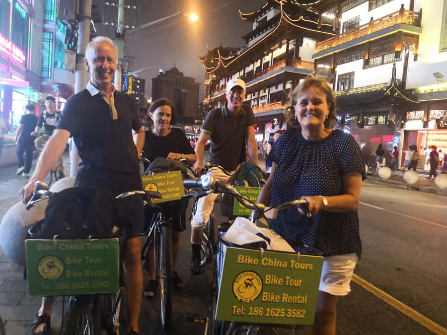 Shanghai: 4-Hour Nightlife Adventure & Tasting Bike Tour - The guides make the difference