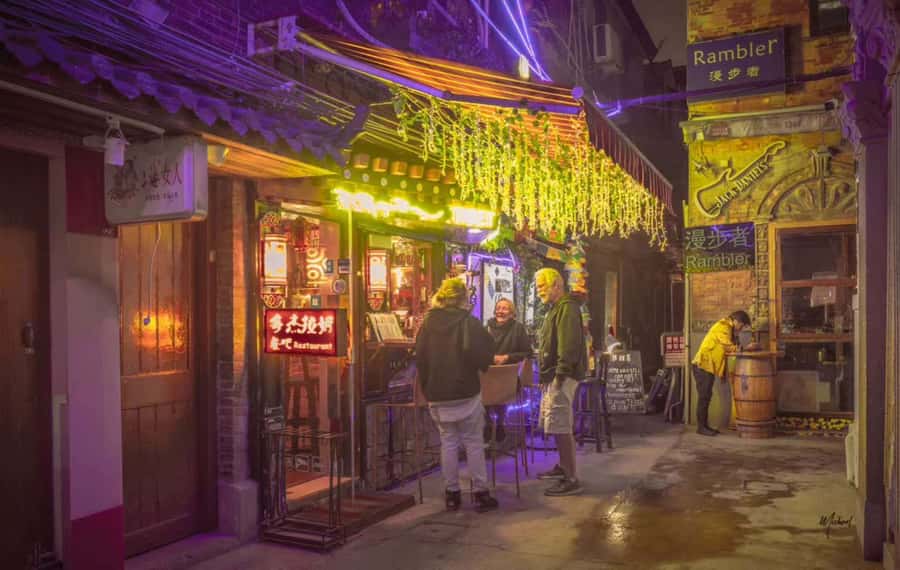 Shanghai: 4-Hour Nightlife Adventure & Tasting Bike Tour - Yu Garden after dark