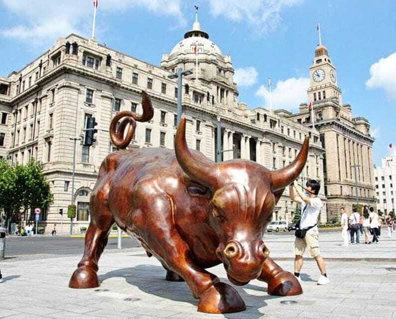 Shanghai Airport Layover Tour with Amazing City Highlights - People’s Square and Nanjing Road