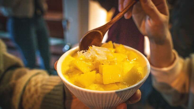 Shanghai: Evening Walking Food Tour - A cold, fresh finish with mango and pomelo