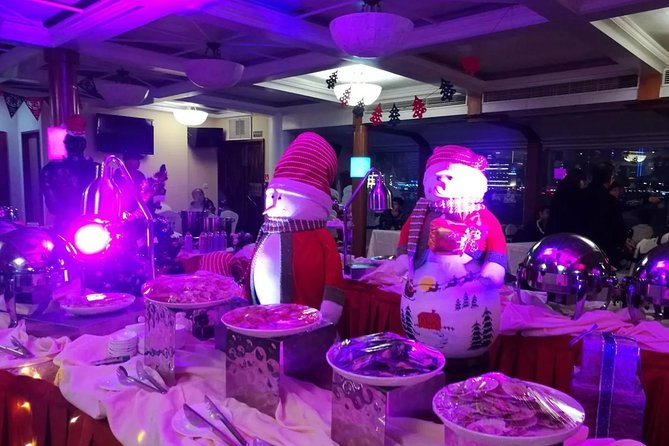 Shanghai Huangpu River Night Cruise with Buffet Dinner - Boarding at the Bund and finding your view