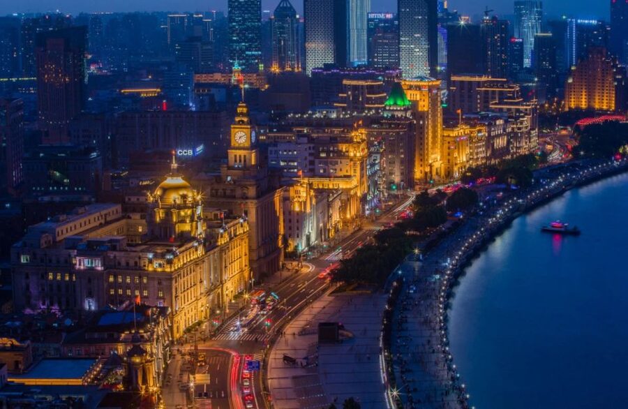 Shanghai: Night River Cruise Tour with Xinjiang Style Dining - Why this evening works so well