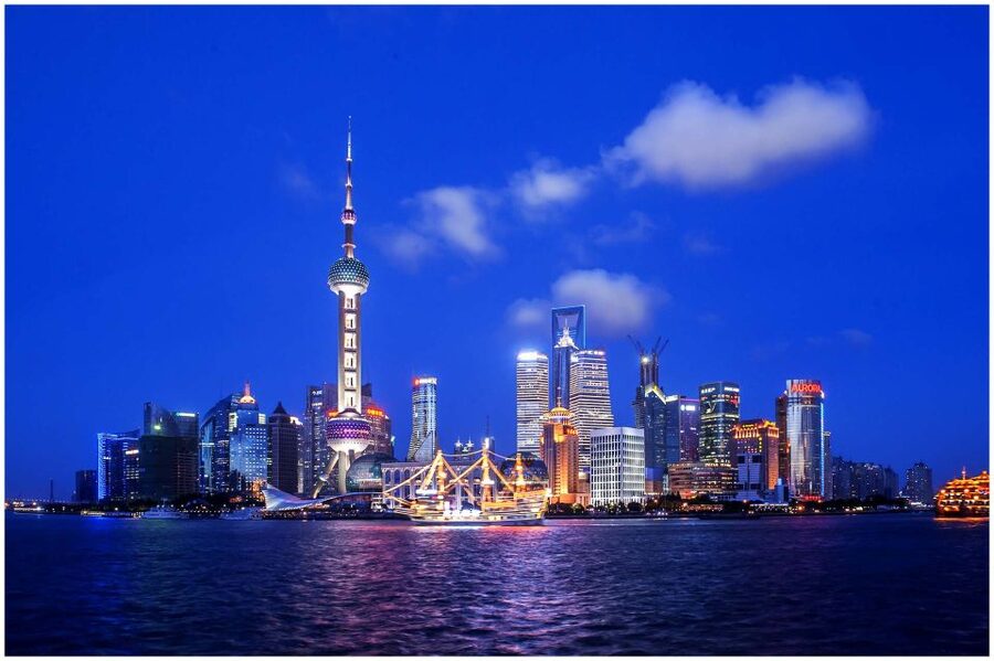 Shanghai: Night River Cruise Tour with Xinjiang Style Dining - The practical side of reaching the boat