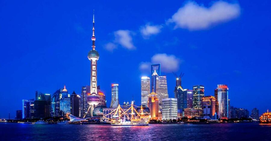 Shanghai: Night River Cruise Tour with Xinjiang Style Dining - Why the cruise time matters