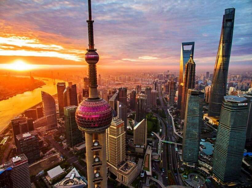 Shanghai One Day City Private Tour by German-Speaking Guide - Jade Buddha Temple for a quieter change of mood