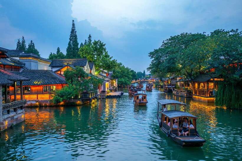 Shanghai: Private Shanghai & Zhujiajiao Tour with Lunch - Key points at a glance