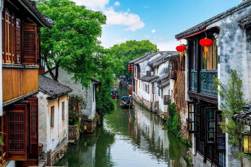 Shanghai: Private Shanghai & Zhujiajiao Tour with Lunch - Zhujiajiao, where canals replace city streets