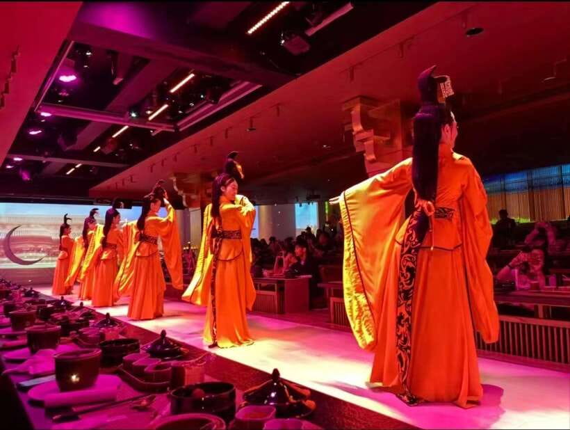 Shanghai: Royal Banquet with Chinese Cultural Performance - Key points to know before booking
