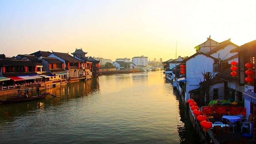 Shanghai: Zoo and Zhujiajiao Water Town Tour with Boat Ride - Should you book the Shanghai Zoo and Zhujiajiao tour?