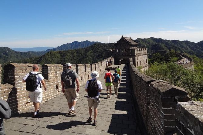 Small Group-Jinshanling Great Wall 1-day tour - The guide question: assistance, not a full walking commentary
