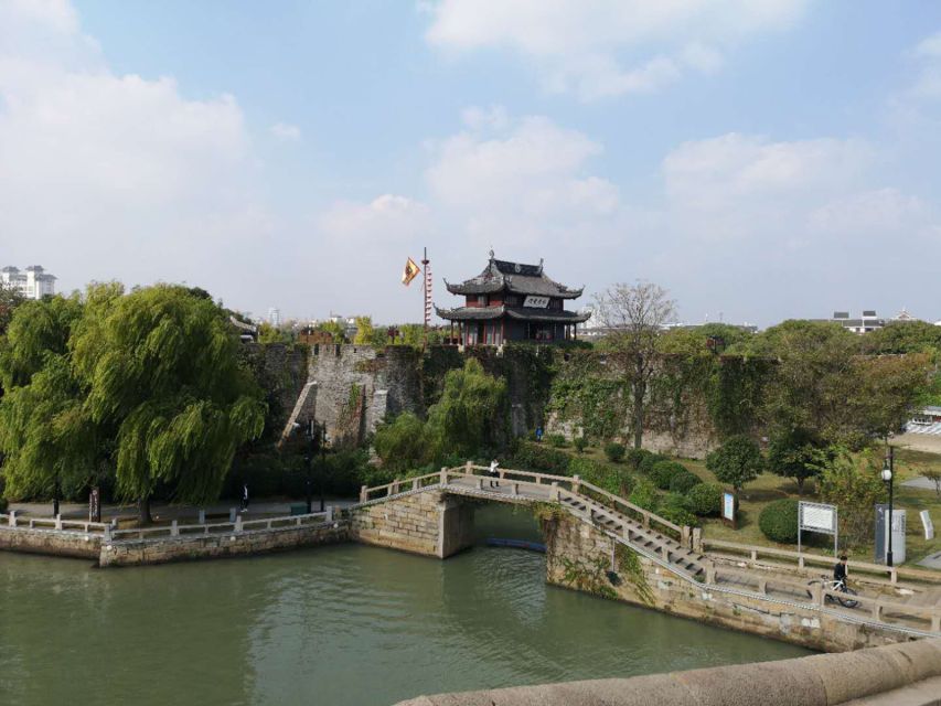 Su Zhou and Zhou Zhuang Water Village Day Tour - Silk production and a local Chinese lunch