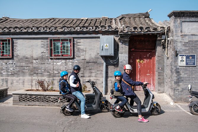 The Hutong Experience by Bike - Street food, drinks, and small local stops